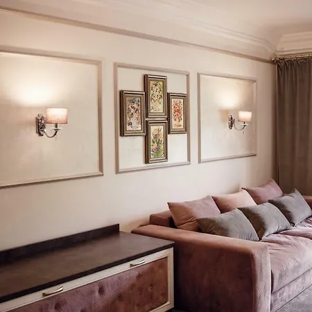 Luxury Lavander アパート ポリアナ