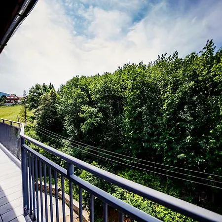 Luxury Lavander アパート ポリアナ